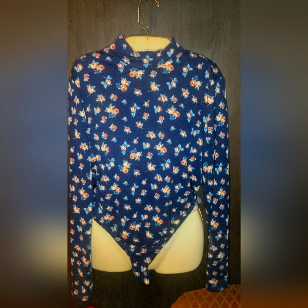 TrueCraft Large long sleeve bodysuit